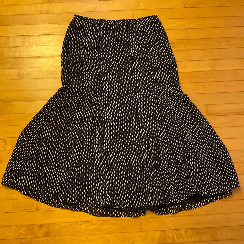 Liz Claiborne size 10 navy with white spots pleated flare maxi skirt